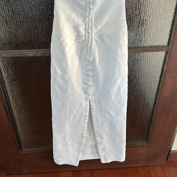 Herve Leger - White Halter Icon Gown size Small. - Picture 10 of 11